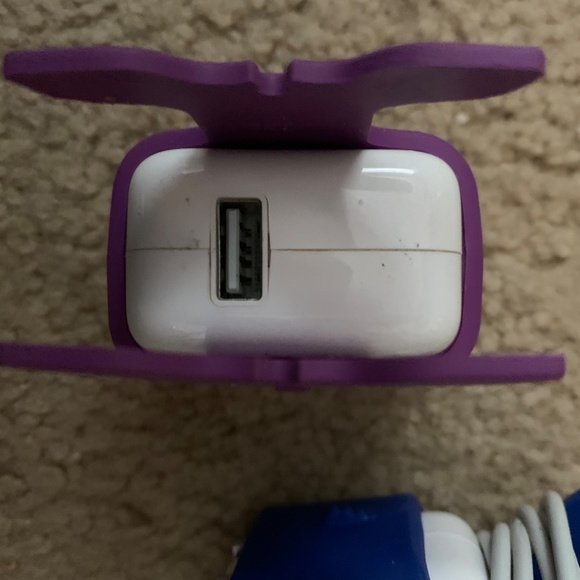 2 WRAP YOUR CORDS and 2 CHARGERS - Picture 2 of 3